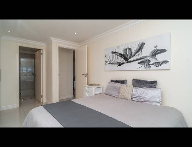4 BEDROOM APARTMENT FOR SALE IN LA LUCIA RIDGE